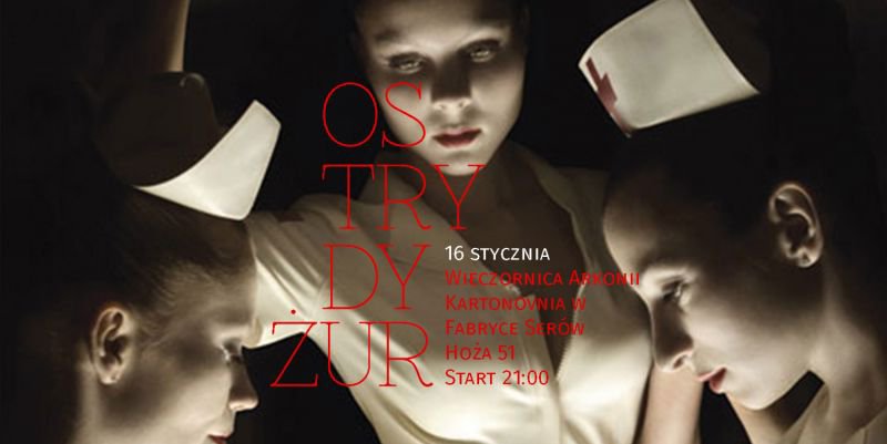 Uczestnicy Wieczornicy Arkonii w strojach lekarzy i pielegniarek