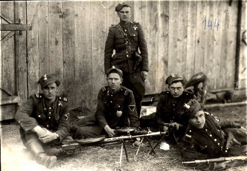 Poczet sztandarowy Arkonii podczas obchodow Narodowego Dnia Pamieci Zolnierzy Wykletych