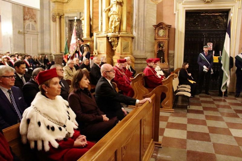 Poczet sztandarowy Arkonii w Kościele Akademickim św. Anny