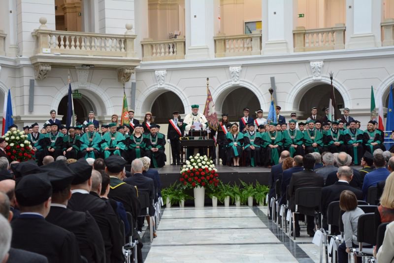 Delegacja Arkonii podczas uroczystego posiedzenia Senatu Politechniki Warszawskiej